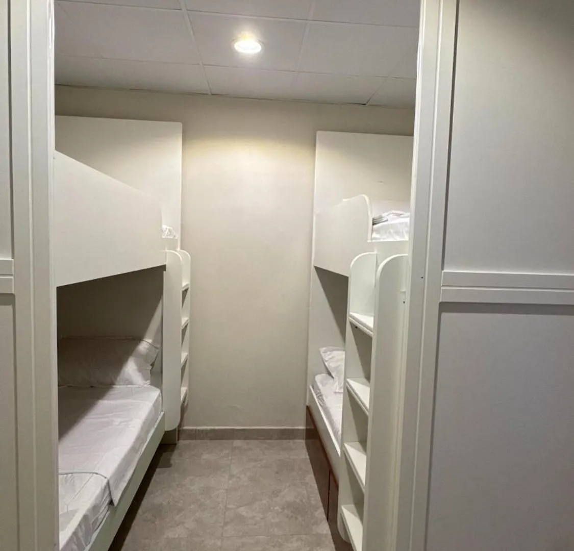 Bed & Breakfast Nas Villa Luxury Hostels Dubai